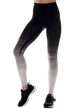 K-Deer sneaker length ombré leggings